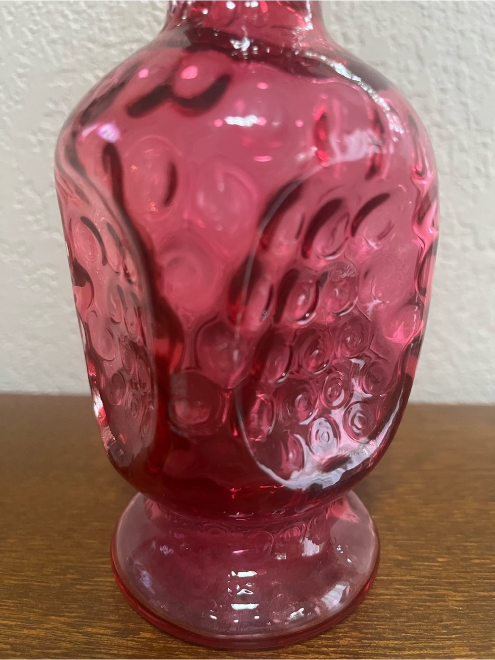 Vintage Fenton Glass Cranberry Ruffle Edge, Dot Pattern Flower Vase 7” - Picture 4 of 5